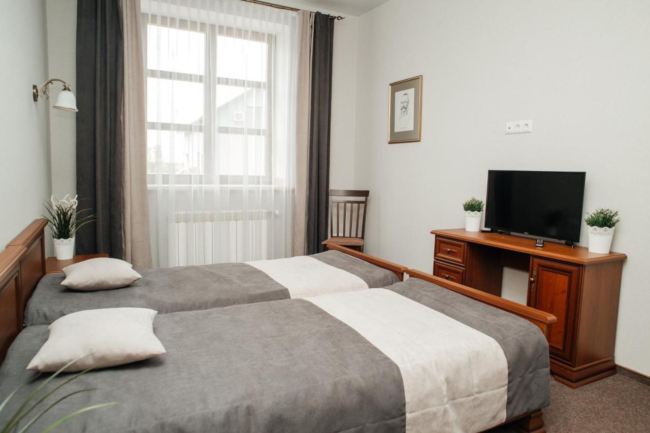 Belastok Hotel Njasvizj Eksteriør bilde