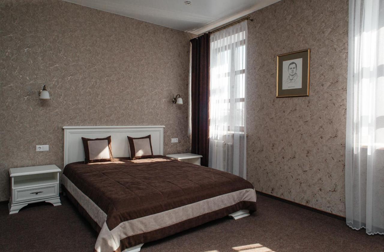 Belastok Hotel Njasvizj Eksteriør bilde