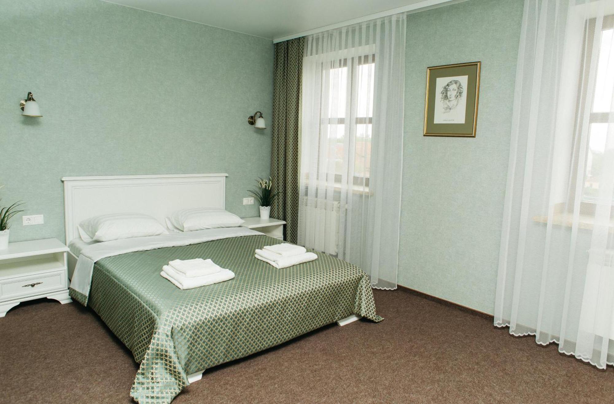 Belastok Hotel Njasvizj Eksteriør bilde